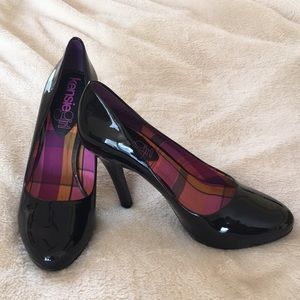 Kensi Girl Black Patent Heels NWT